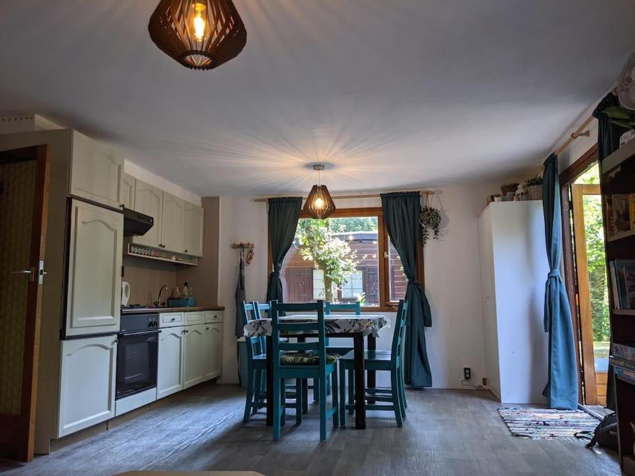 Sfeervol Chaletje In Een Rustige Bosrijke Omgeving Diessen Экстерьер фото